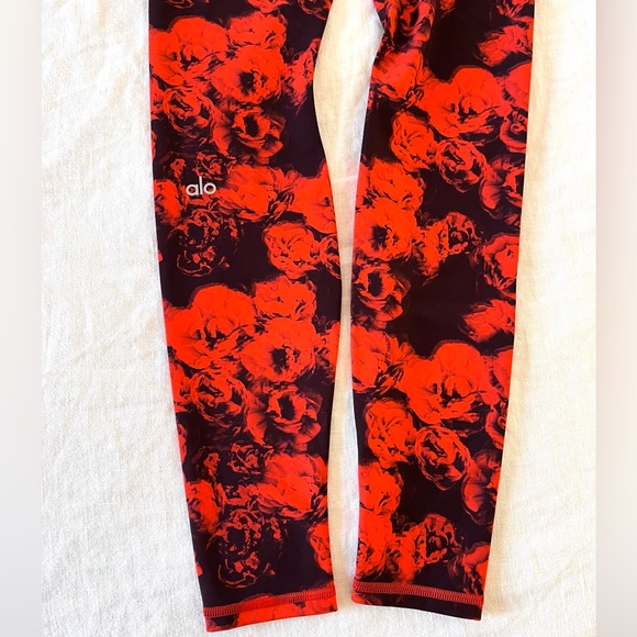 Alo Yoga XS roses high waisted leggings cherry red - Picture 8 of 11